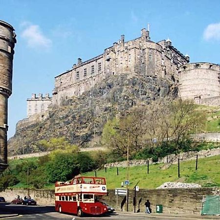 Joivy Unique Old Town Stay Under Edinburgh Castle エクステリア 写真