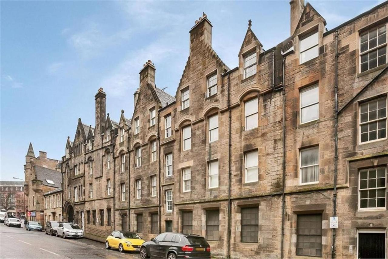 Joivy Unique Old Town Stay Under Edinburgh Castle エクステリア 写真